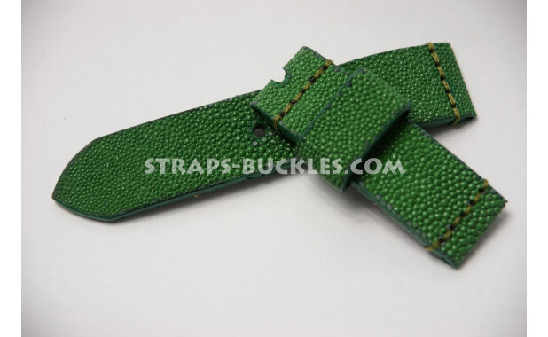 Часовой ремешок "зеленый скат" из неполированной кожи ската.
